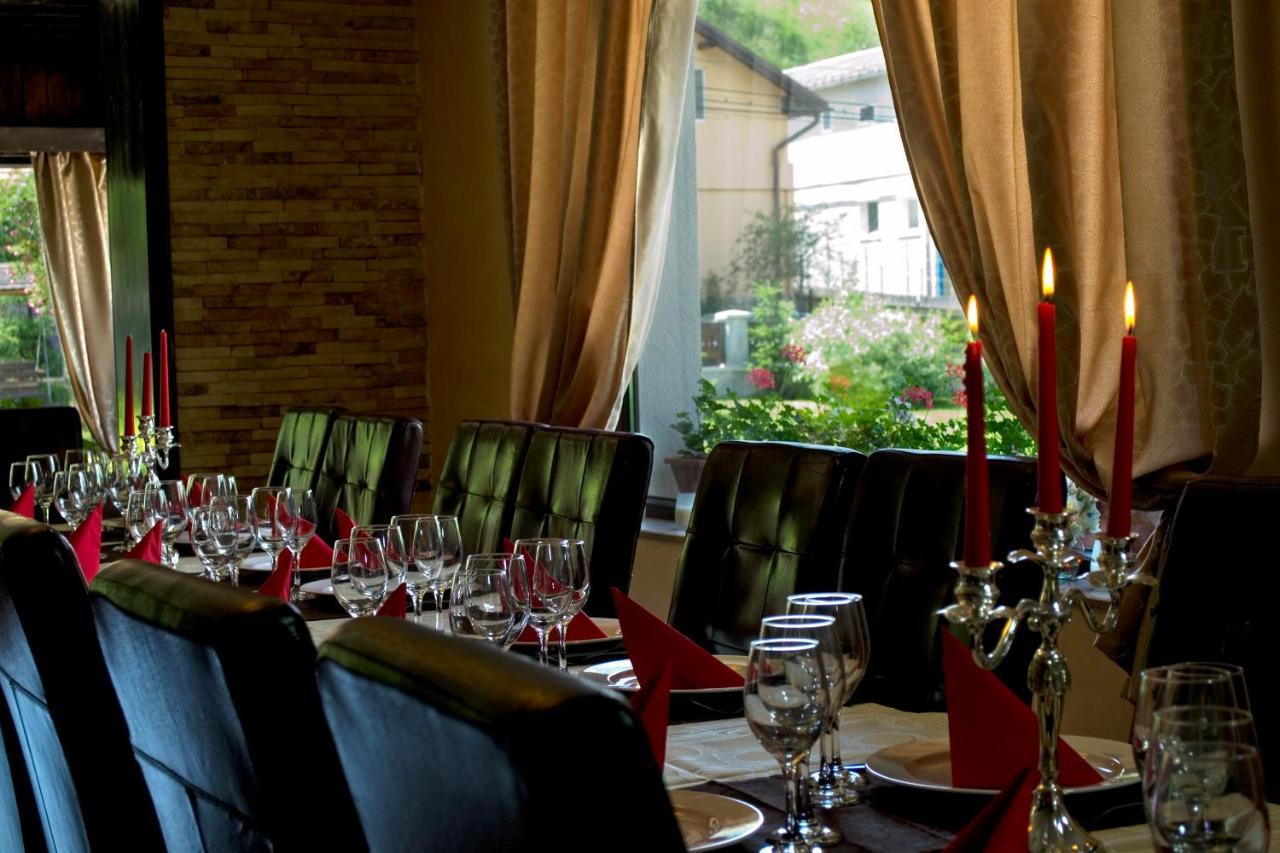 Hanul Simon Pensiune & Restaurant Μπραν Εξωτερικό φωτογραφία
